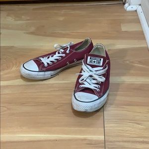 Womens 8 maroon low top converse
